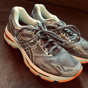 Excellent condition ASICS GEL NIMBUS 19 Womens 8 US 39.5 EUR Grey Seafoam Green